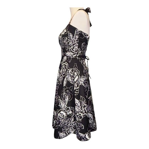 Women’s 50’s Black and White Floral Halter Retro 50’s Pin Up Dress Size Small - Picture 2 of 11
